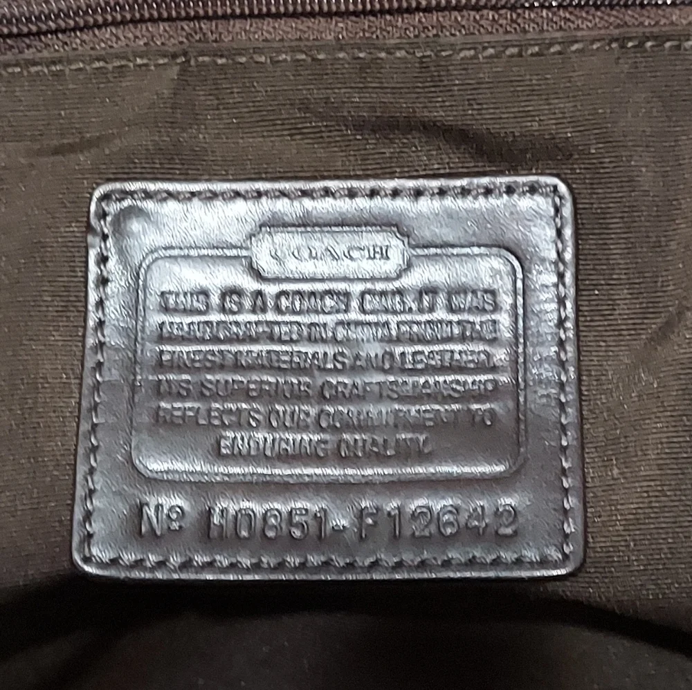 Coach Y2K Hamptons Jacquard & Leather Flap Buckle Shoulder Tote EUC - Picture 10 of 11